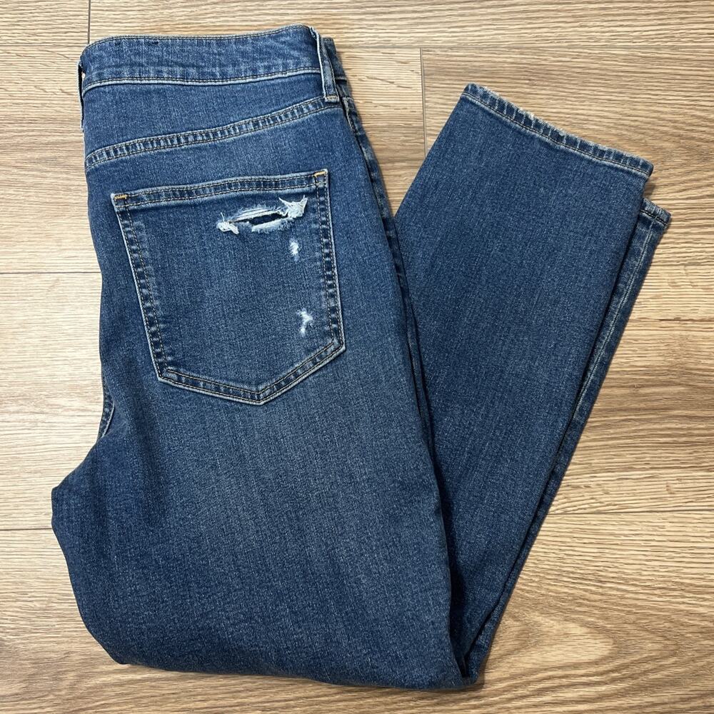 GAP Vintage Slim Sky High Women’s Medium Distressed Jeans Size 31 / 12 S (A18)